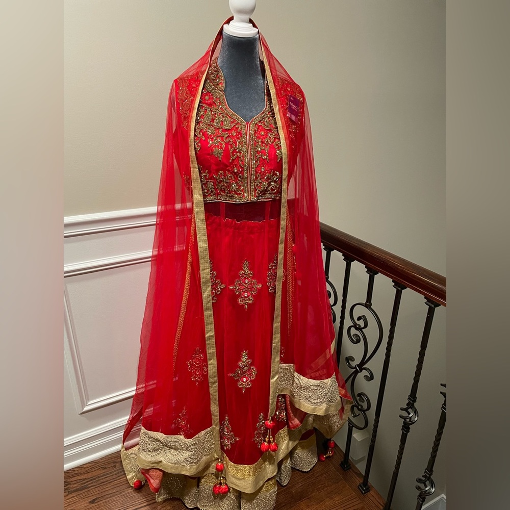 Hindu dress. Never worn with tag. More than one color availabile.